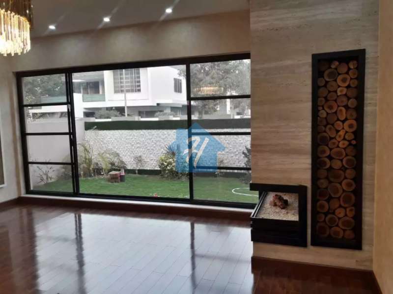 Executive Class 1 kanal brnad new vip house in bahria town lahore