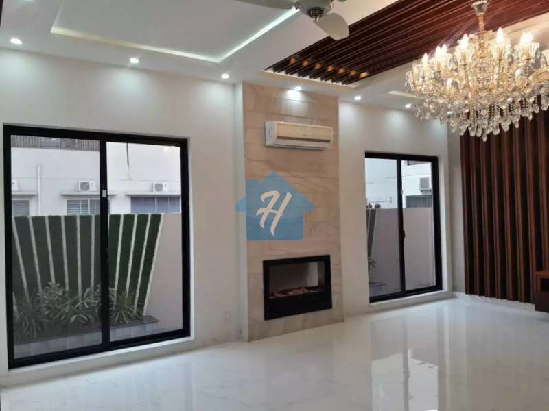 Executive Class 1 kanal brnad new vip house in bahria town lahore