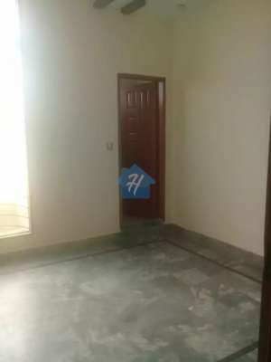 3 Marla, 3 Bedroom in Johar Town Cheap Rent