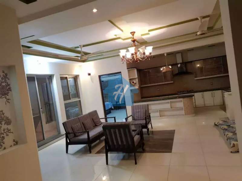 10 Marla Semi Furnished House For rent in Bahria Town Lahore