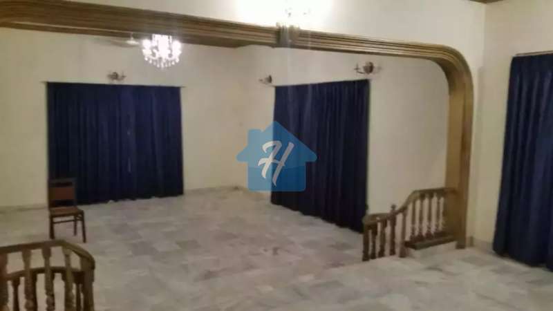 1800sqft apartment for sale DHA big Bukhari commercial without Mezzanine