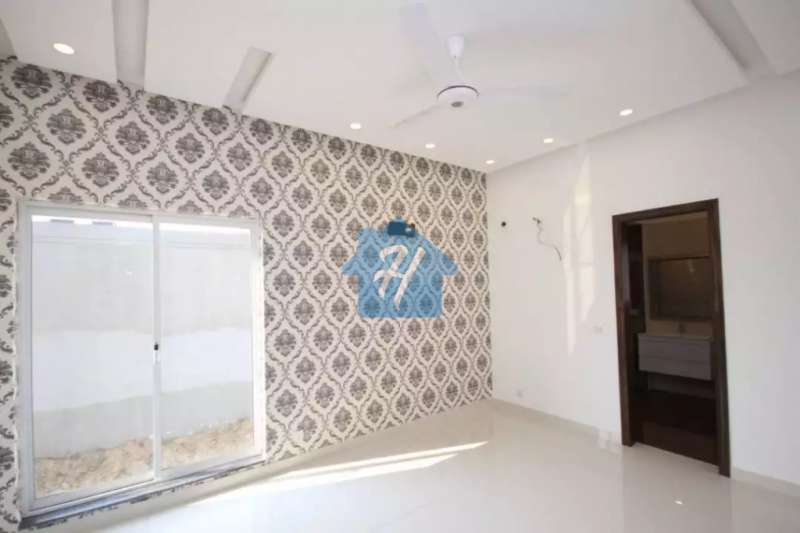 Mazhar Munir Design 10 Marla Brand New Bungalow