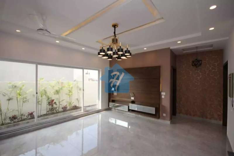 Mazhar Munir Design 10 Marla Brand New Bungalow