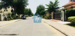 10 Marla Like New House Shaheen Block Sector B Bahria Town Lahore