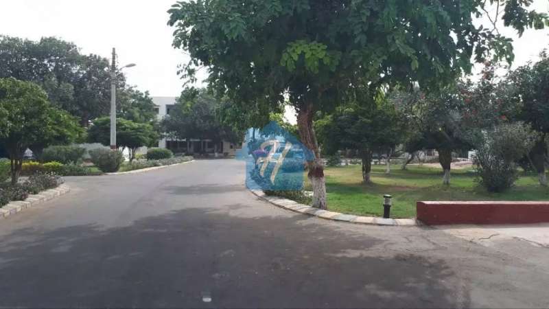 120 sq yd plot sell in Saadi Town VIP Location Block 5 Lease