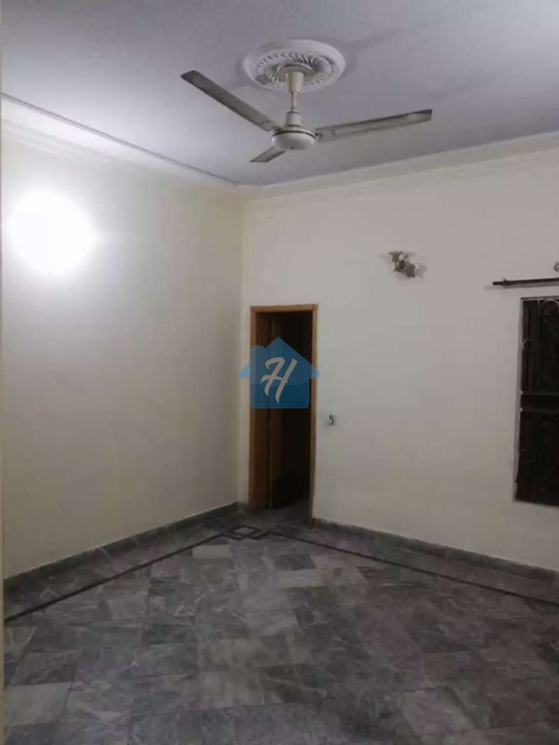 JOHAR TOWN 5 MARLA DOUBLE STORY HOUSE 625 BLOCK J2 NEAR MACDONALDS