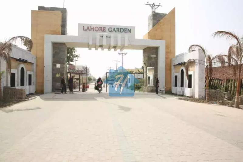 Plots on easy installments in Lahore Garden