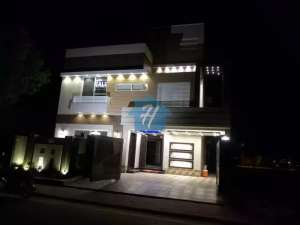 10 Marla Brand New VIP House For Sale In Bahria Town Lahore