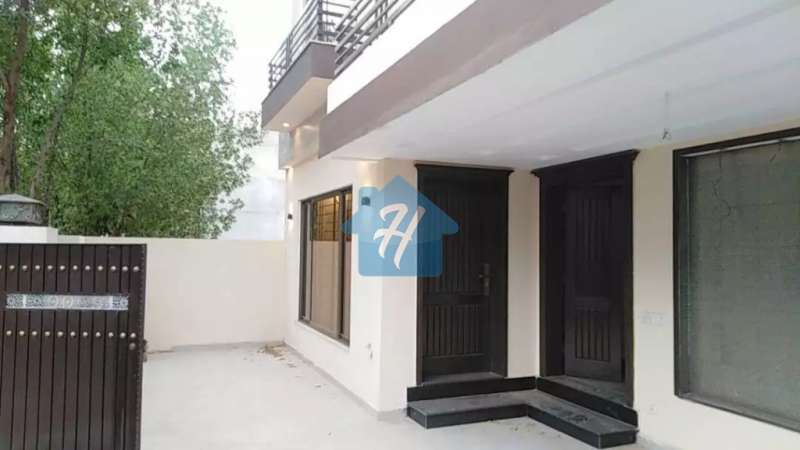 10 Marla Brand New House in Overseas B Block BTL