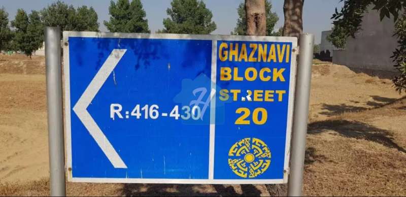 Bahria Town Lahore GHAZANVI 60Ft Road Ideal Location Lucrative Price