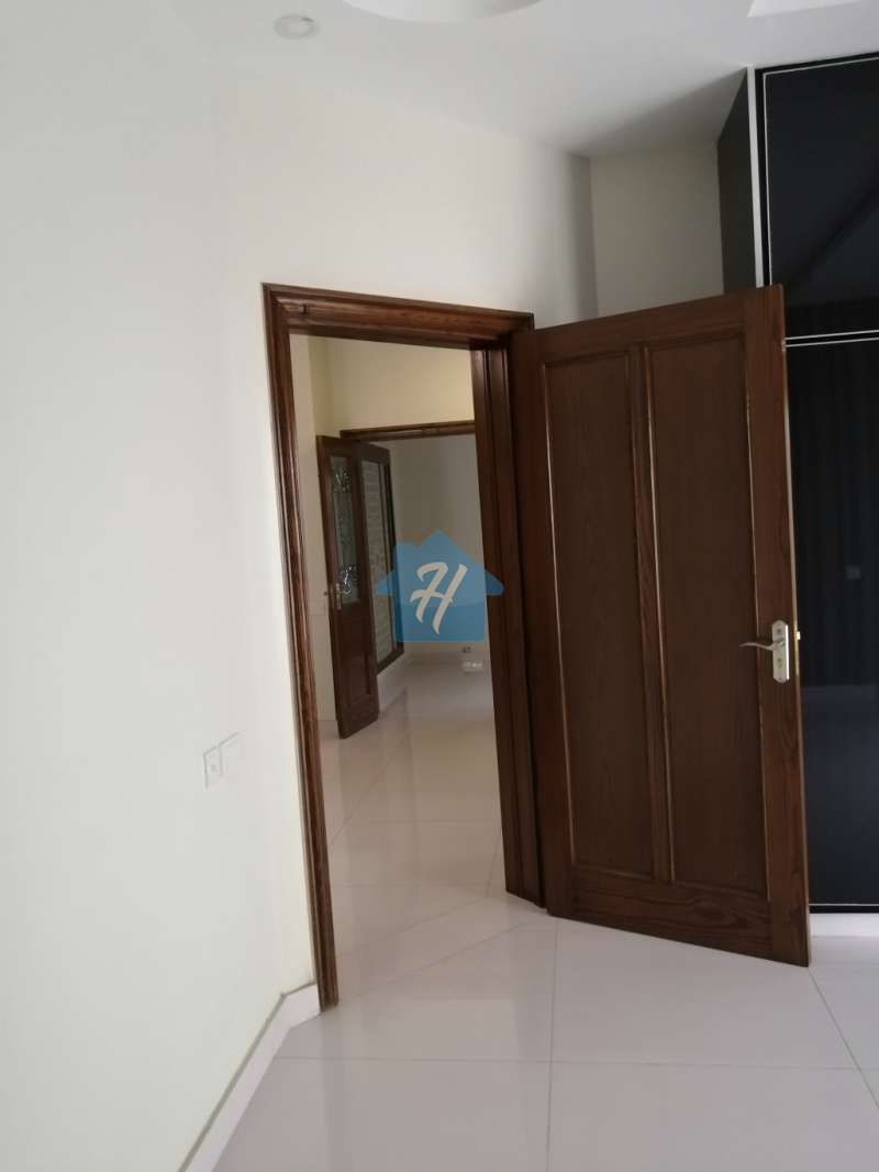 10 marla full house for rent in jasmin block bahria town lahore