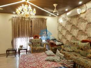 10 Marla Like New Ho...