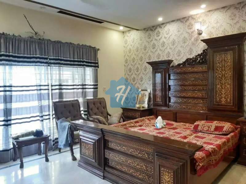 10 Marla Like New House Shaheen Block Sector B Bahria Town Lahore