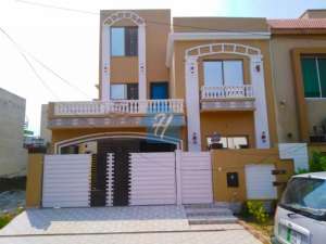 8 Marla Brand New Ho...