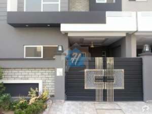 5 marla brand new house for rent green city