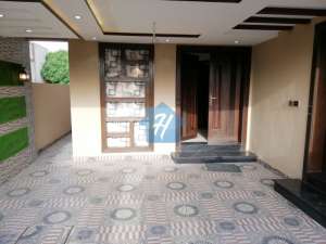 8 Marla Brand New House Umar Block Bahria Town Lahore