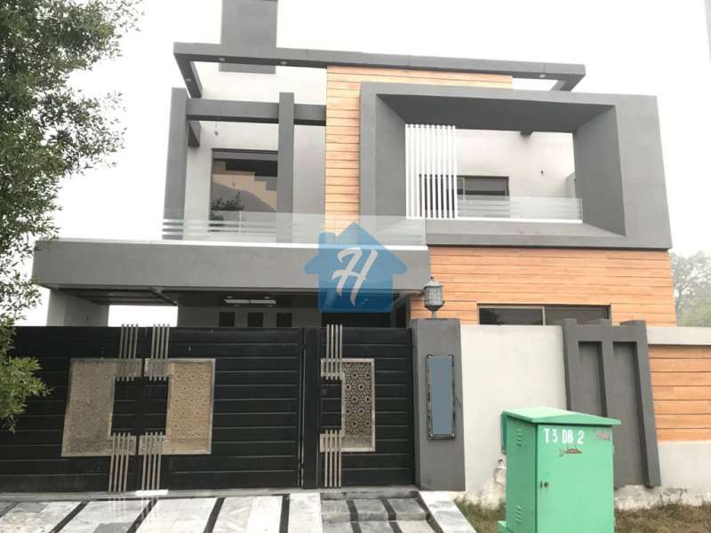 10 Marla Brand New Home Johar Block Bahria Town Lahore