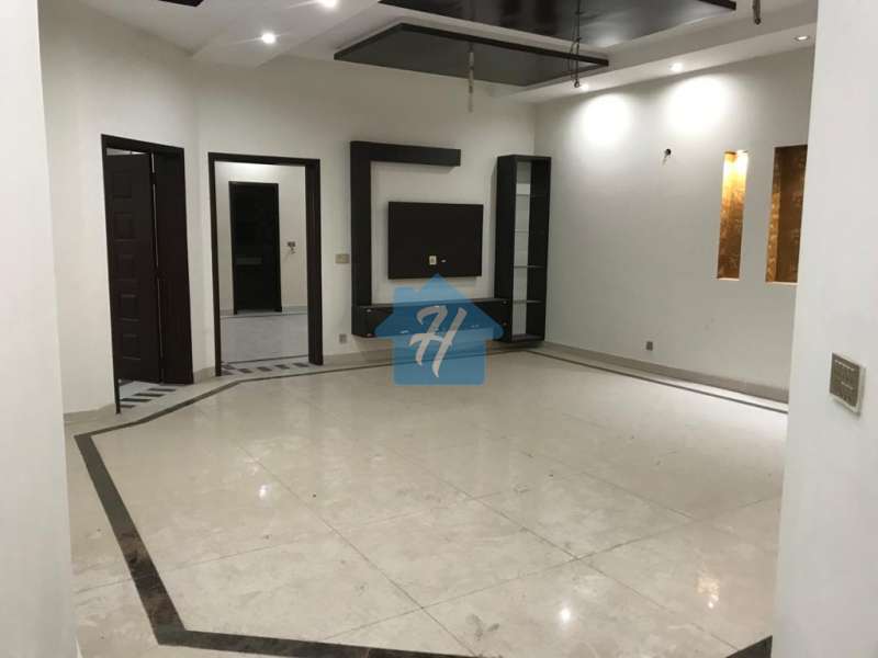 10 Marla Brand New Home Johar Block Bahria Town Lahore